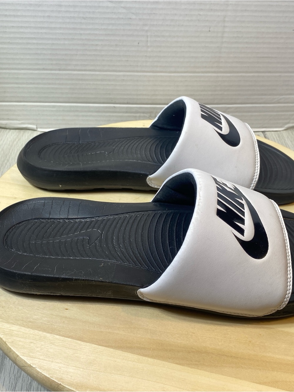 Nike Victori One Slides Sandals Black White Men's Size 11 CN9675-005